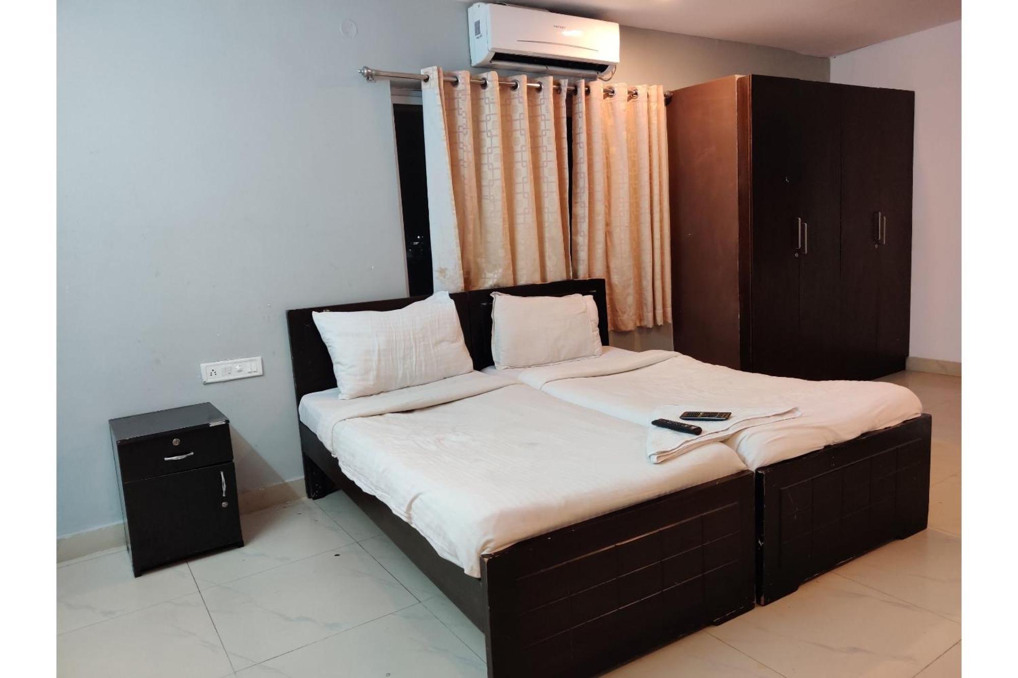 Collection O Jubilee Banjara Suites Hyderabad Exterior photo