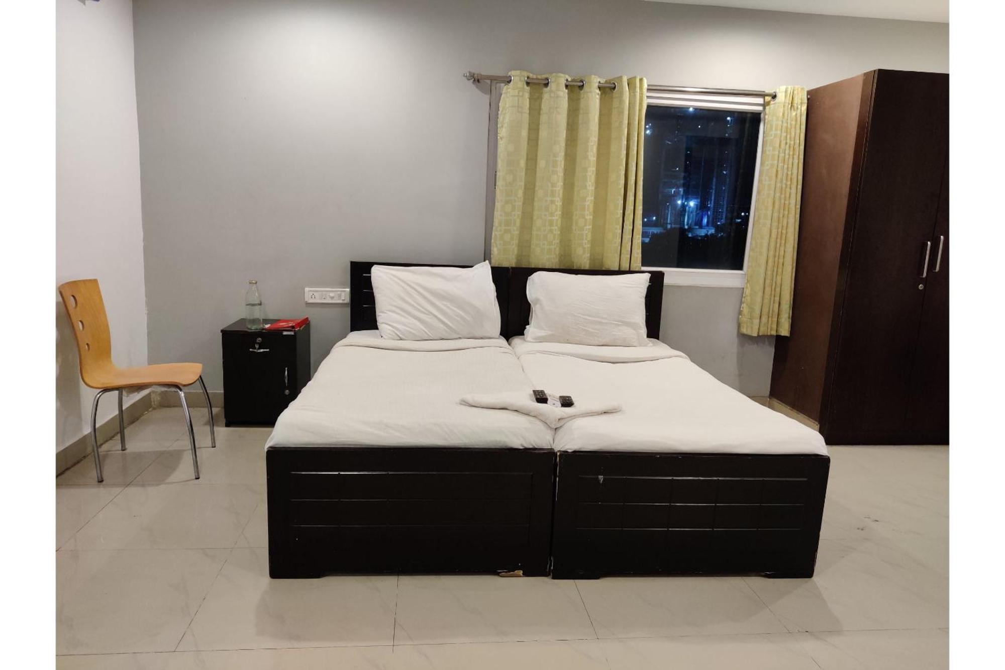 Collection O Jubilee Banjara Suites Hyderabad Exterior photo