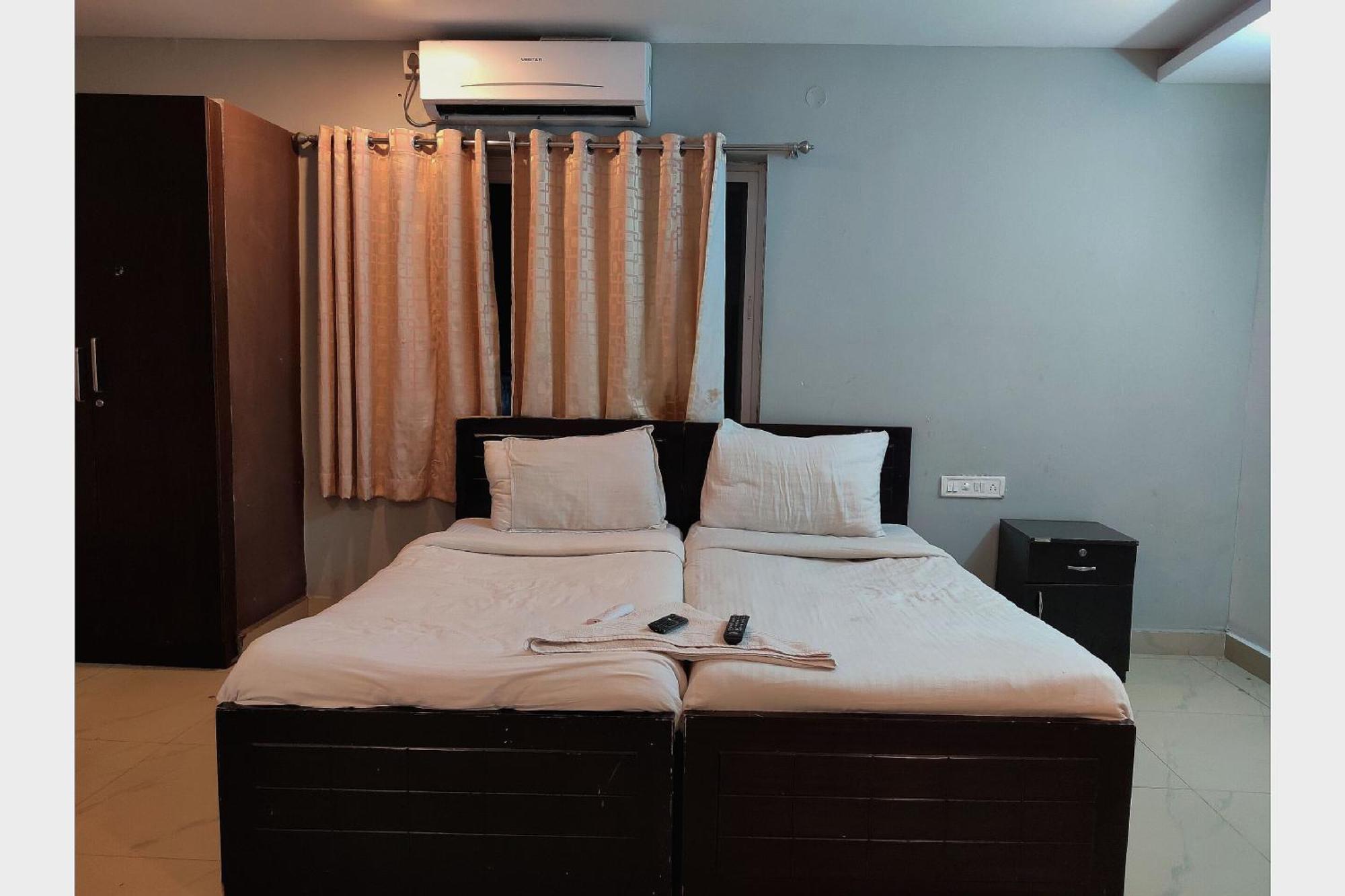 Collection O Jubilee Banjara Suites Hyderabad Exterior photo
